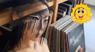 "Вместо холста использую свое лицо". Художница создает невероятные оптические иллюзии