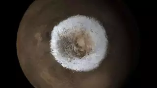 Планетологи объяснили появление льдов на Марсе