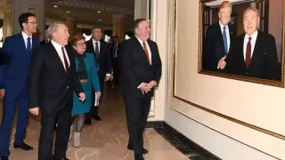 Появились фото неформальной беседы Назарбаева с Помпео