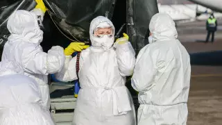 Жээнбеков поблагодарил Токаева за эвакуацию кыргызстанцев из Уханя