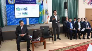 Сагинтаев посетил отчетную встречу с жителями Жетысуского района