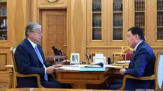 Токаев обсудил с Маминым состояние экономики на фоне распространения коронавируса