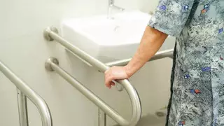 В Германии изнасиловали 100-летнюю женщину 