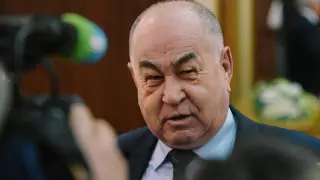 Каждое предприятие в Казахстане под чьей-то "крышей" - депутат