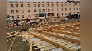Крышу школы сорвало ветром в Туркестанской области