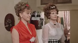 Жена сценариста "Москва слезам не верит" внесла в фильм ошибку