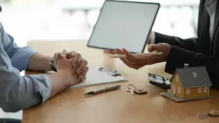 Заедут в квартиры и смогут оформить документы на жилье - Кульгинов дольщикам