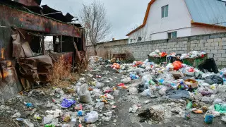 "Помои на улицу выливают" - астанчанка об идущем под снос районе