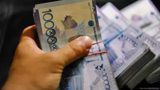 99 миллионов тенге получили казахстанцы за сообщения о взятках