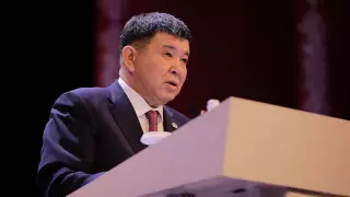 Аким Атырауской области открыл страницы в Facebook и Instagram