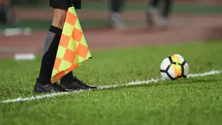 Правила офсайда хотят изменить в футболе