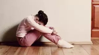 Педофил 6 лет насиловал девочку на глазах у матери: озвучены подробности