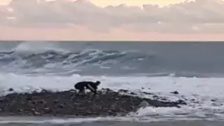 Подростков унесло в открытое море в Сочи