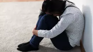 19-летнюю учительницу изнасиловали возле школы в Павлодарской области