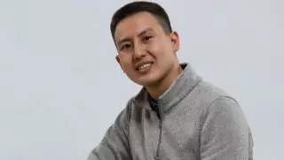 "Қазақтармен сөйлескім келеді" - Қазақ тілін үйреніп жүрген якут жігіті