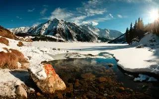 "Средневековый замок", водопады и реликтовые ельники. Что посмотреть в самом популярном нацпарке Казахстана