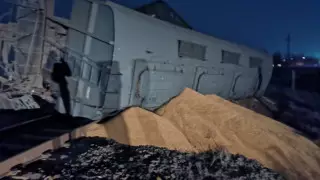 Поезд опрокинулся в ЗКО