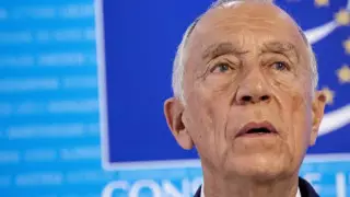 Президент Португалии проведет 2 недели на карантине