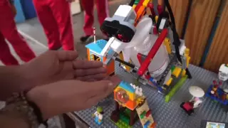 Школьники создали робота из Lego для борьбы с коронавирусом