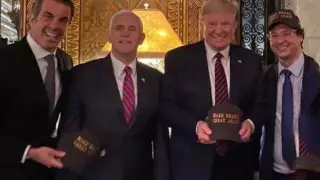 Человек с подтвержденным коронавирусом на днях стоял рядом с Трампом