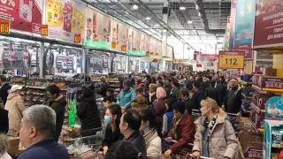 Министр об ажиотаже: В любом супермаркете можно сделать такое фото