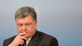 Петр Порошенко сбежал из Украины перед допросом