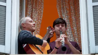 "Құшақта мені". Карантиндегі италиялықтар әсерлі флешмоб бастады