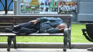 В Москве у бомжа украли 750 тысяч рублей