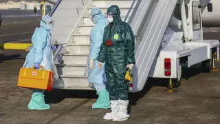 Почему пассажиров рейса Минск - Нур-Султан госпитализировали в Караганде