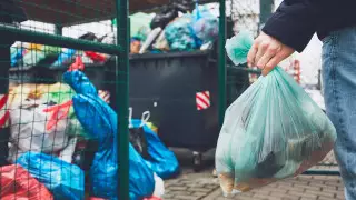 Алматинцы на карантине стали мусорить в 2 раза больше