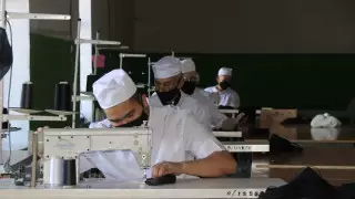 Казахстанские заключенные начали шить защитные маски