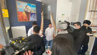 Волонтеры помогают полицейским проводить рейды в Нур-Султане