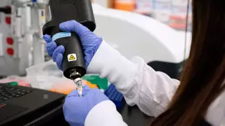 В Китае начались испытания вакцины против коронавируса