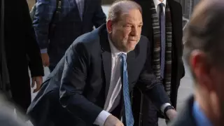 Осужденный Харви Вайнштейн заразился коронавирусом