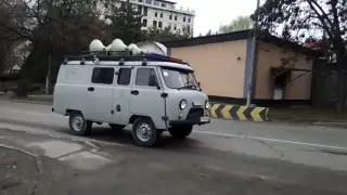 Спецтранспорт с громкоговорителями выезжает на улицы Алматы и Нур-Султана