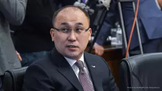 "Қызметтік куәлігі болуы керек". Абаев журналистерге үндеу жасады