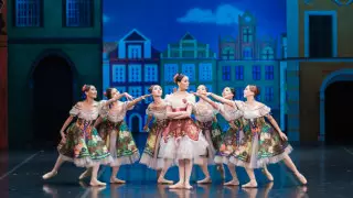 Артисты ГАТОБ имени Абая поздравили коллег с Днем театра