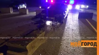 Авто врезалось в только что установленный блокпост в Уральске
