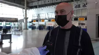 Россиянин вторые сутки живет в аэропорту Алматы