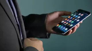 Казахстанцам начали приходить SMS о 42 500 тенге