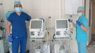 Детская городская инфекционная больница Алматы получила 2 новых аппарата ИВЛ