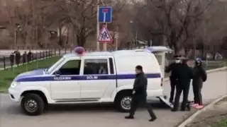 "Запихивают 11 человек в машину". Видео задержания нарушителей объяснили в Алматы