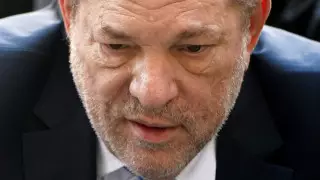 Харви Вайнштейн вылечился от коронавируса в тюрьме