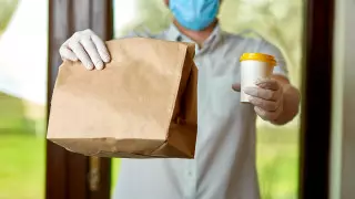 Доставщики продуктов жалуются на невозможность передвижения по Алматы