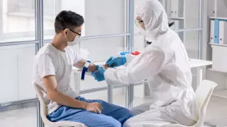 Коронавирусом заразились еще 110 медработников Центральной больницы Алматы