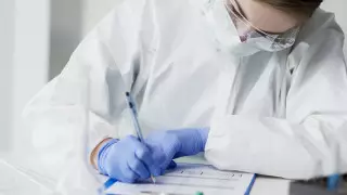 Каждый пятый зараженный COVID-19 в Казахстане - медработник