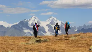 Бешбармак с дичью, остатки древнего моря и тайные пасеки. Чем привлекает Алтай в ВКО