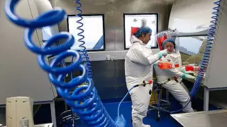 Первый пациент с COVID-19 работал в лаборатории в Ухане - СМИ