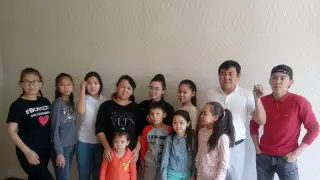 Семье с 12 детьми подарили трехкомнатную квартиру в Шымкенте