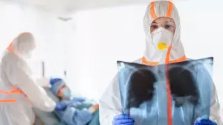 Врач рассказал о странностях коронавируса